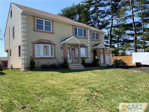 8 Morgan Dr, Edison, NJ 08817 photo 2
