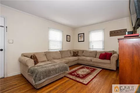 508 Giles Ave, Middlesex, NJ 08846 photo 2