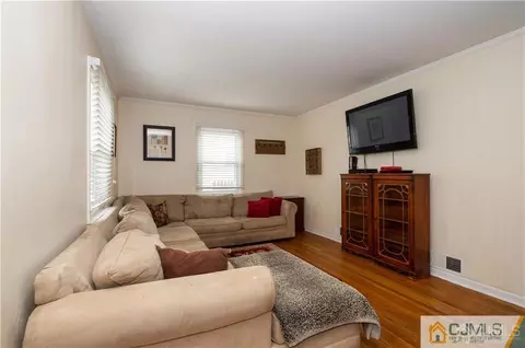 508 Giles Ave, Middlesex, NJ 08846 photo 3