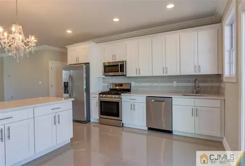 98 Winthrop Rd, Edison, NJ 08817 photo 3