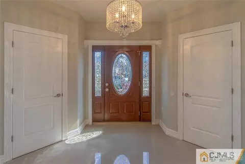 98 Winthrop Rd, Edison, NJ 08817 photo 2