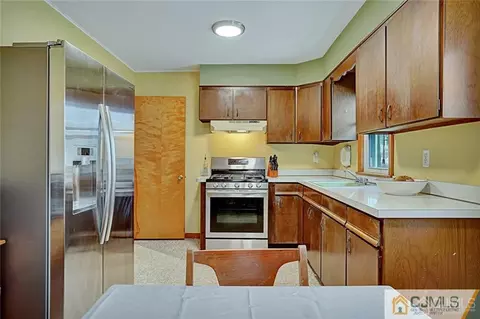 433 Harris Ave, Middlesex, NJ 08846 photo 9