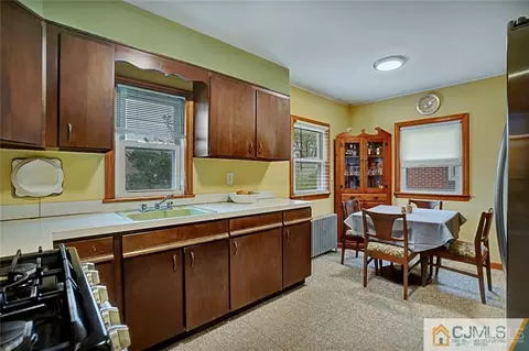433 Harris Ave, Middlesex, NJ 08846 photo 3