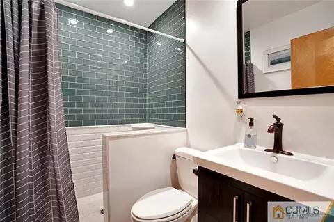 433 Harris Ave, Middlesex, NJ 08846 photo 12
