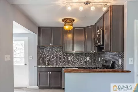 243 Old Rd, Sewaren, NJ 07077 photo 9