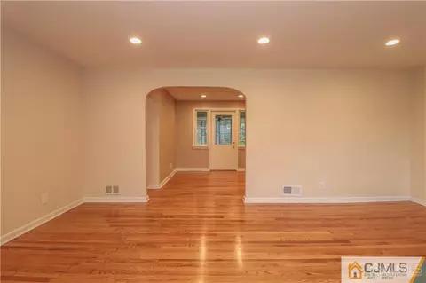 20 Old Post Rd, Edison, NJ 08817 photo 11