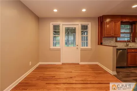 20 Old Post Rd, Edison, NJ 08817 photo 2