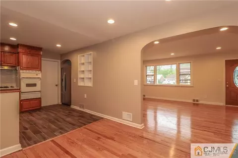 20 Old Post Rd, Edison, NJ 08817 photo 3