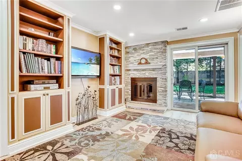 36 Monaghan Rd, Edison, NJ 08817 photo 3