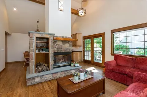 323 Walnut St, Middlesex, NJ 08846 photo 9