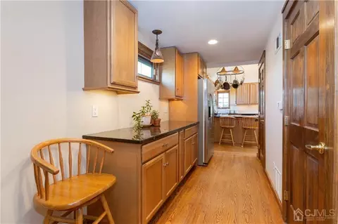 323 Walnut St, Middlesex, NJ 08846 photo 5