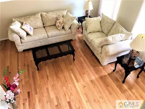 607 Grandview St, Middlesex, NJ 08846 photo 4