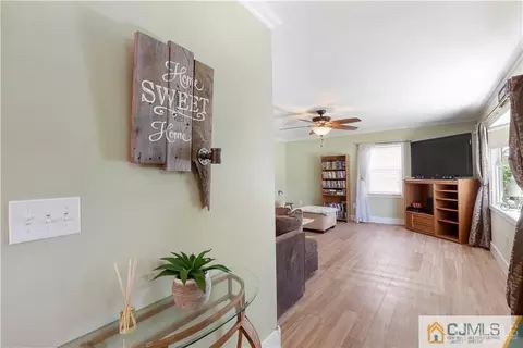 28 Ramsey Rd, Middlesex, NJ 08846 photo 3