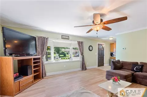 28 Ramsey Rd, Middlesex, NJ 08846 photo 5