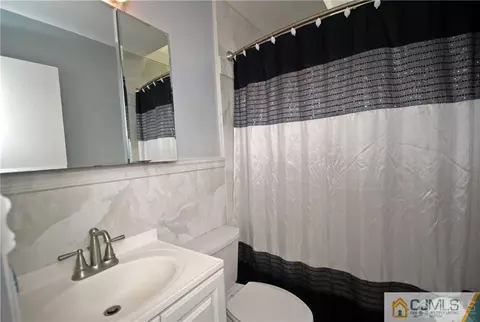 130 Barbara Pl, Middlesex, NJ 08846 photo 6