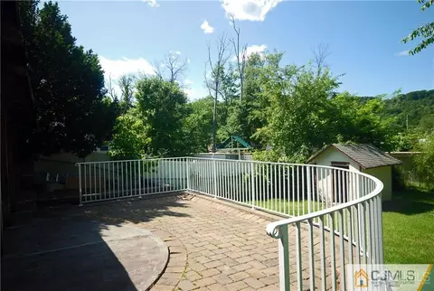 130 Barbara Pl, Middlesex, NJ 08846 photo 9