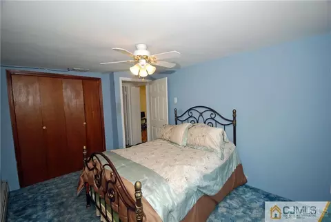 130 Barbara Pl, Middlesex, NJ 08846 photo 12