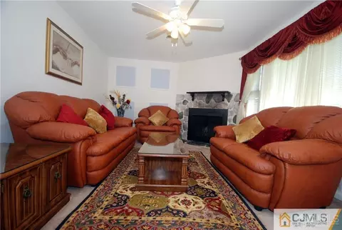 130 Barbara Pl, Middlesex, NJ 08846 photo 19