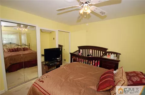 130 Barbara Pl, Middlesex, NJ 08846 photo 11