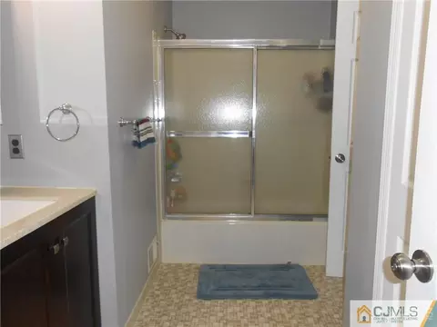 9 Pheasant Run, Edison, NJ 08820 photo 13