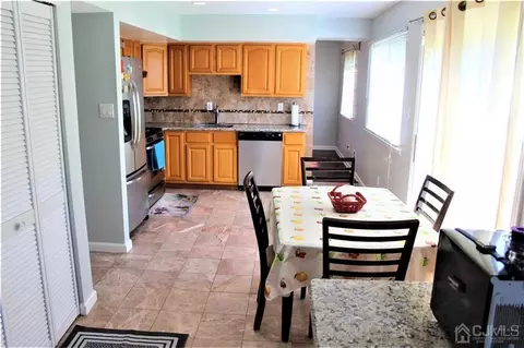 33 Wintergreen Ave, Edison, NJ 08820 photo 17