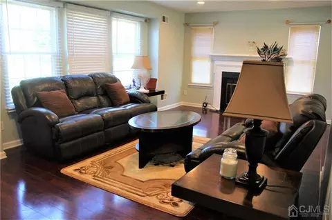 33 Wintergreen Ave, Edison, NJ 08820 photo 9