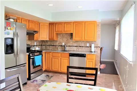 33 Wintergreen Ave, Edison, NJ 08820 photo 16