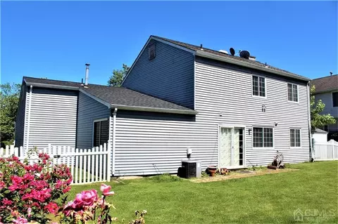 33 Wintergreen Ave, Edison, NJ 08820 photo 34