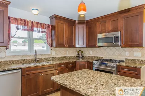 43 Violet Pl, Edison, NJ 08817 photo 7