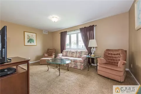43 Violet Pl, Edison, NJ 08817 photo 10