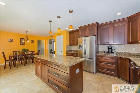43 Violet Pl, Edison, NJ 08817 photo 6