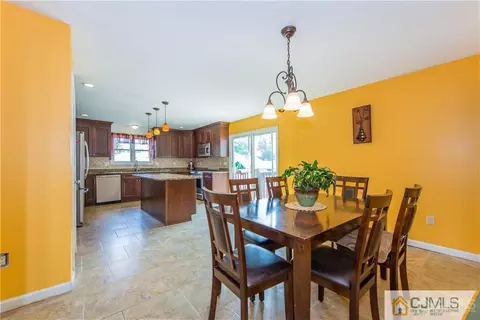 43 Violet Pl, Edison, NJ 08817 photo 3