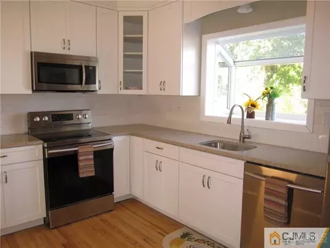 115 Main St, Helmetta, NJ 08828 photo 9