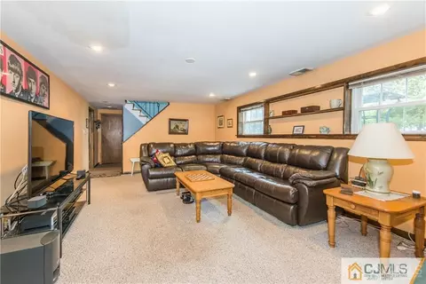 11 Mcevoy Rd, Edison, NJ 08837 photo 24
