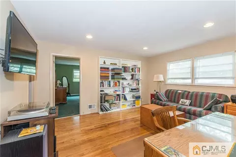 11 Mcevoy Rd, Edison, NJ 08837 photo 17