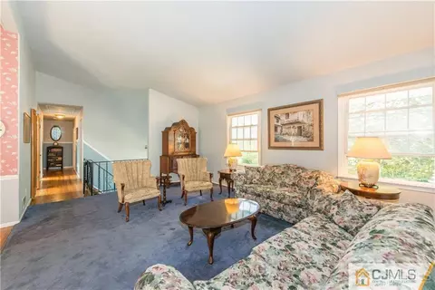 11 Mcevoy Rd, Edison, NJ 08837 photo 4