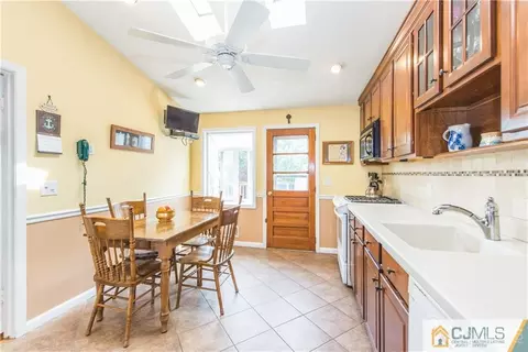 11 Mcevoy Rd, Edison, NJ 08837 photo 11