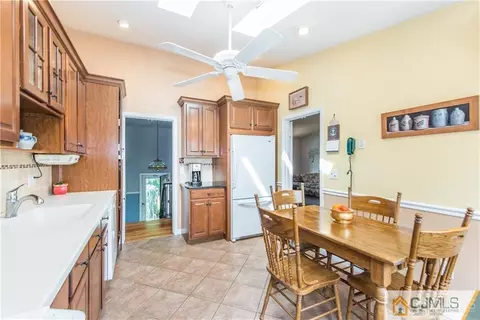11 Mcevoy Rd, Edison, NJ 08837 photo 12