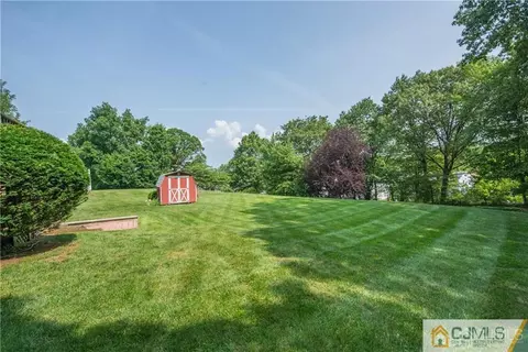 11 Mcevoy Rd, Edison, NJ 08837 photo 31