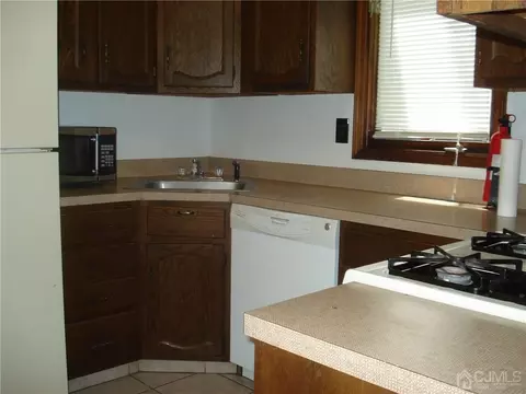 54 Teaberry Dr, Edison, NJ 08820 photo 13