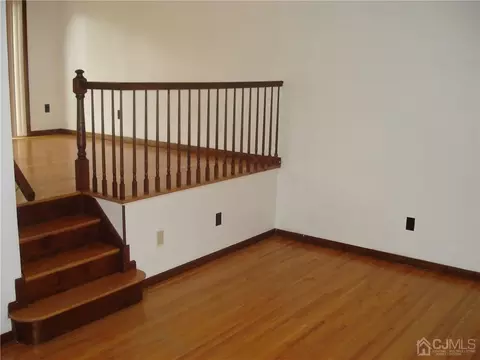 54 Teaberry Dr, Edison, NJ 08820 photo 10