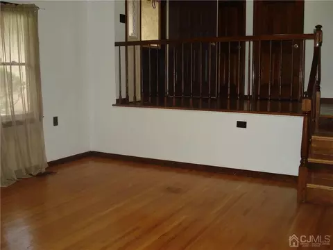 54 Teaberry Dr, Edison, NJ 08820 photo 11