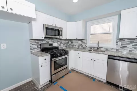 2 E Maple St, Colonia, NJ 07067 photo 1