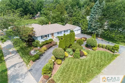 5 Herron Rd, Edison, NJ 08820 photo 2