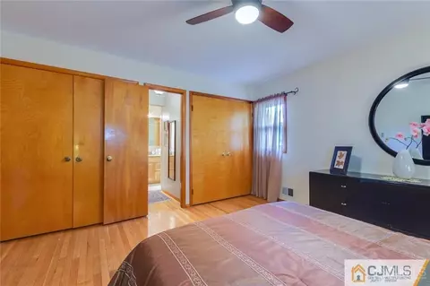 5 Herron Rd, Edison, NJ 08820 photo 23