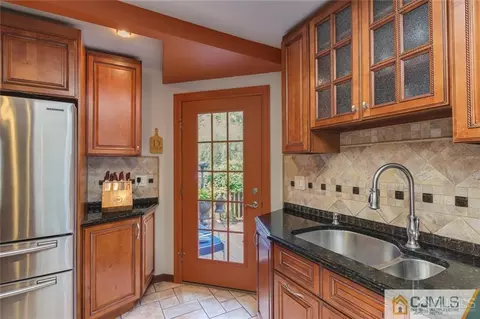 5 Herron Rd, Edison, NJ 08820 photo 16