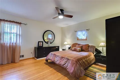 5 Herron Rd, Edison, NJ 08820 photo 22