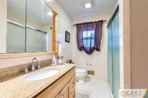 5 Herron Rd, Edison, NJ 08820 photo 24