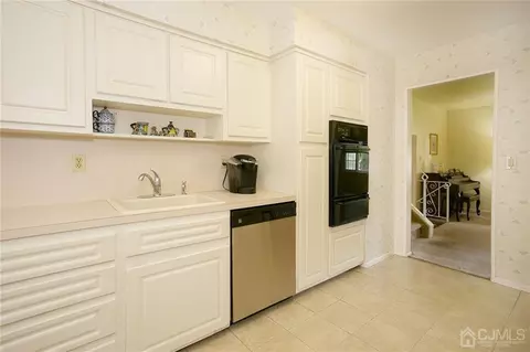 11 Douglas Dr, Edison, NJ 08817 photo 14
