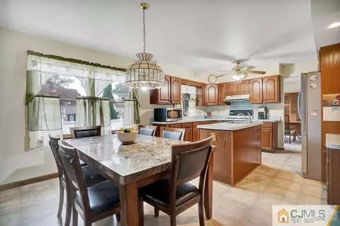 424 Hancock St, Middlesex, NJ 08846 photo 9